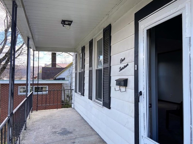 113 5th St, California, PA 15419-1142