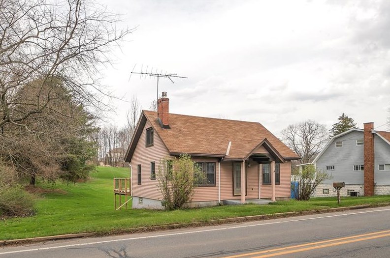 1465 Conway Wallrose Rd, Freedom, PA 15042