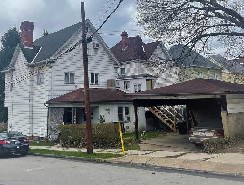 113 3rd St, Washington, PA 15301-4128