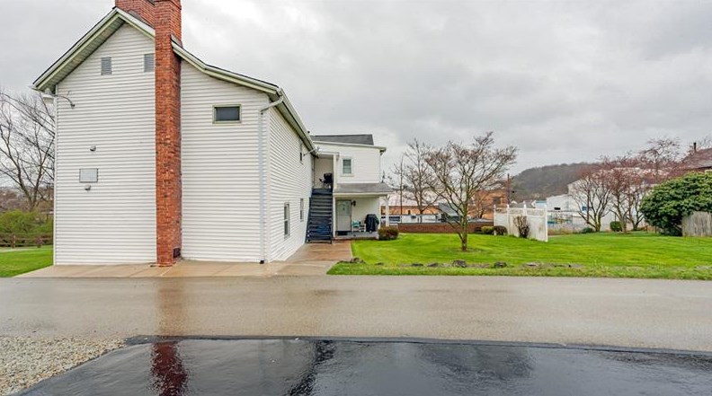 1700 Washington St, Greensburg, PA 15601-5538