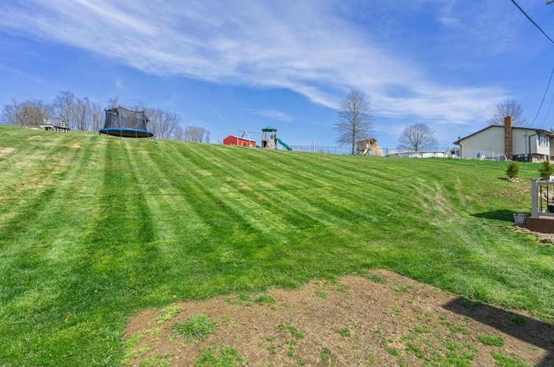 1595 Bedillion Rd, Washington PA 15301-9242 exterior