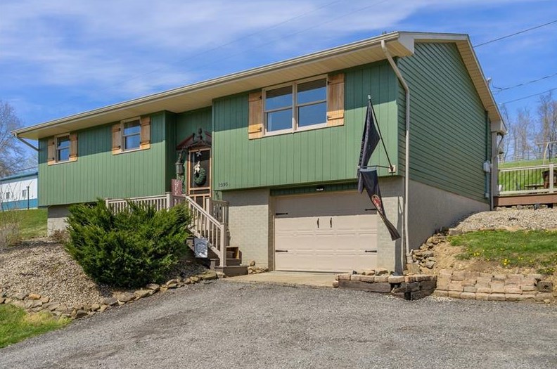 1595 Bedillion Rd, Washington, PA 15301-9262