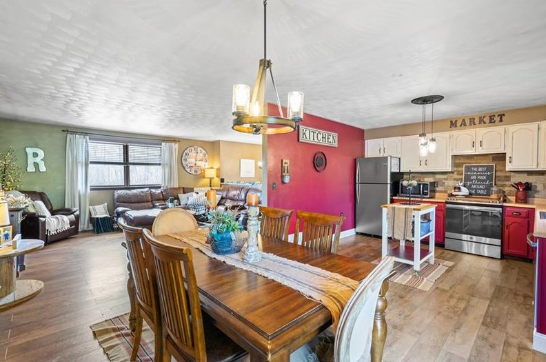 1595 Bedillion Rd, Washington PA 15301-9242 exterior