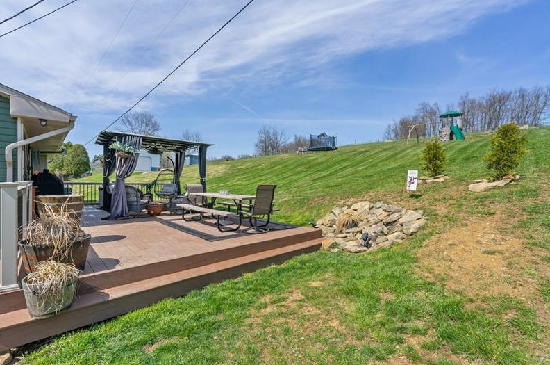 1595 Bedillion Rd, Washington PA 15301-9242 exterior