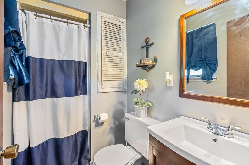 1595 Bedillion Rd, Washington PA 15301-9242 exterior