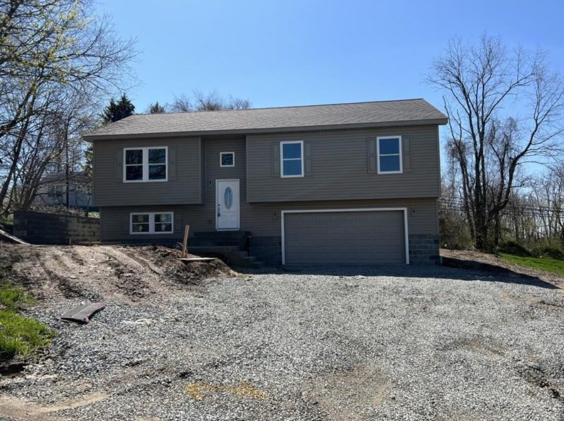 42 Long St, Lamberton, PA 15458-1427