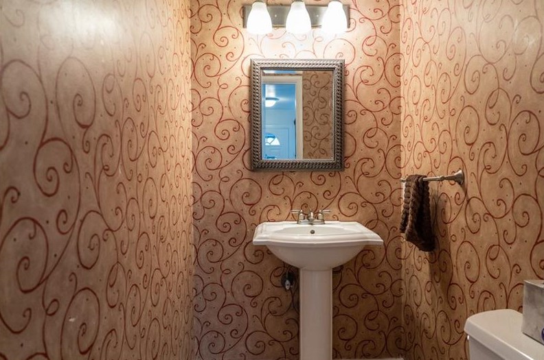 314 College Park Dr, Moon Twp PA  15108-2312 exterior