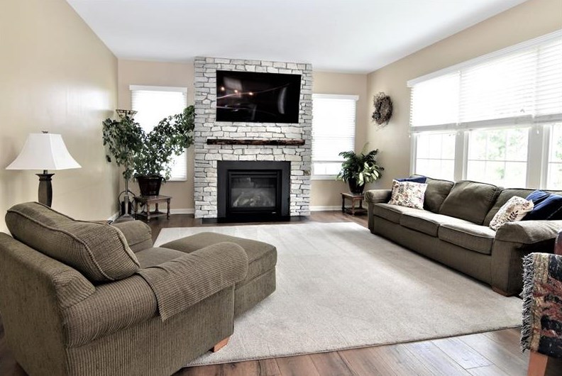 217 Morning Grove Ln, Valencia, PA 16059-1639