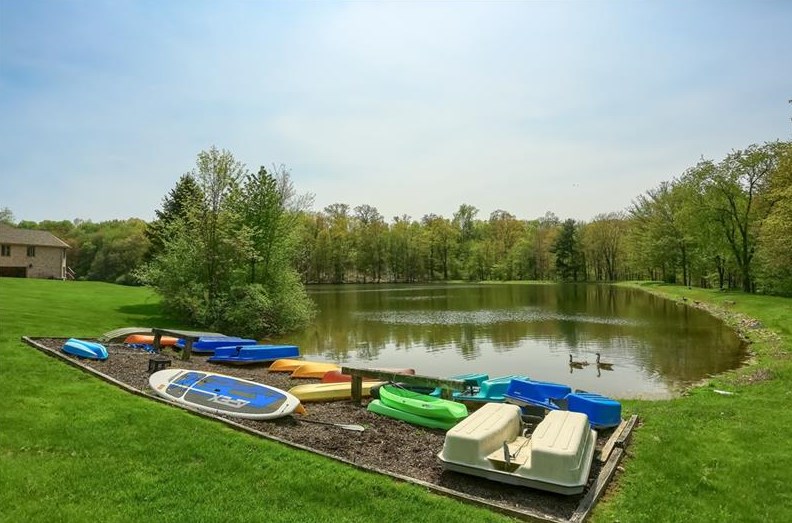 207 Bresci Ln, Seven Fields, PA 16046-2101