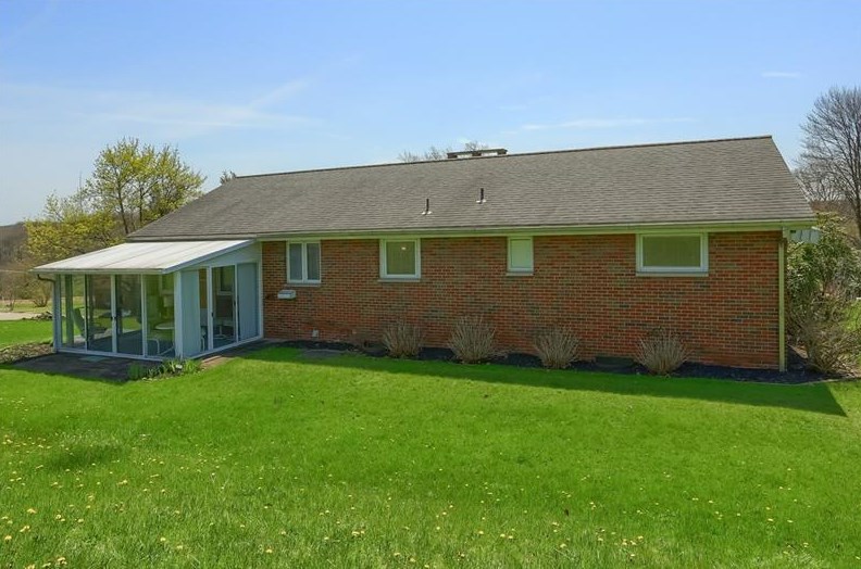 266 Hemlock Dr, Butler PA 16001-3423 exterior