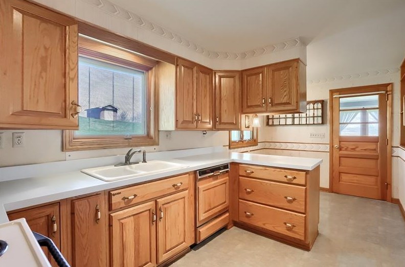 266 Hemlock Dr, Butler PA 16001-3423 exterior