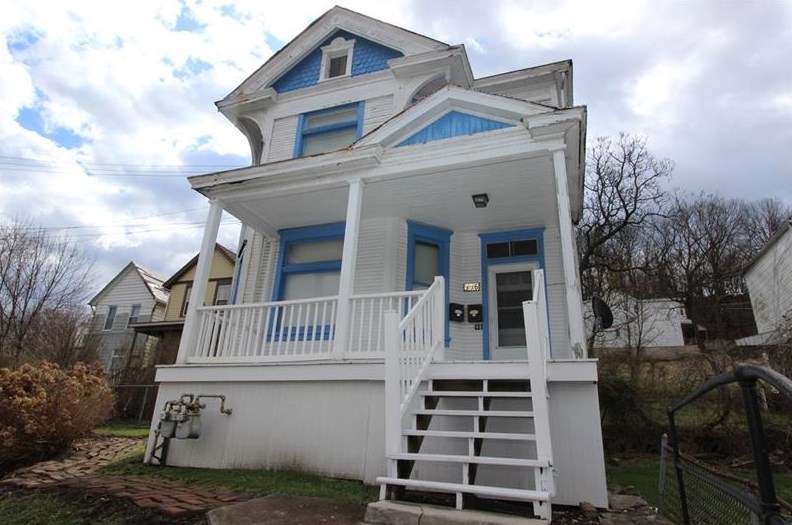906 Sarah St, Whitaker, PA 15120