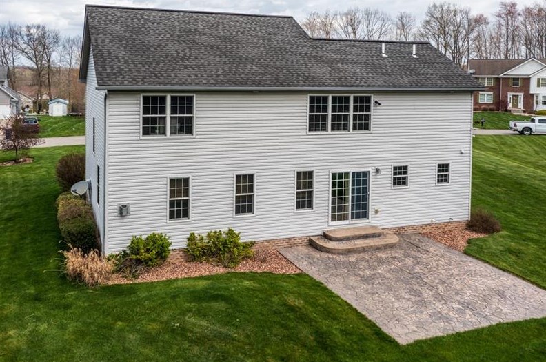 2516 Monsour Dr, New Castle, PA 16101