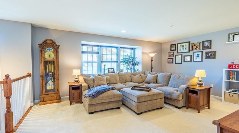 286 Broadstone Dr, Seven Fields, PA 16046-5213