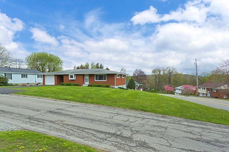 5198 Pennsylvania St, Export, PA 15632-2530