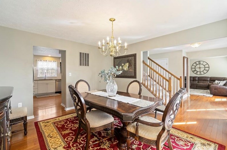 105 Tanglewood Ct, North Huntingdon, PA 15642-4750