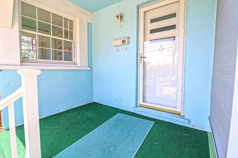 169 8th St, Midland, PA 15059-1440