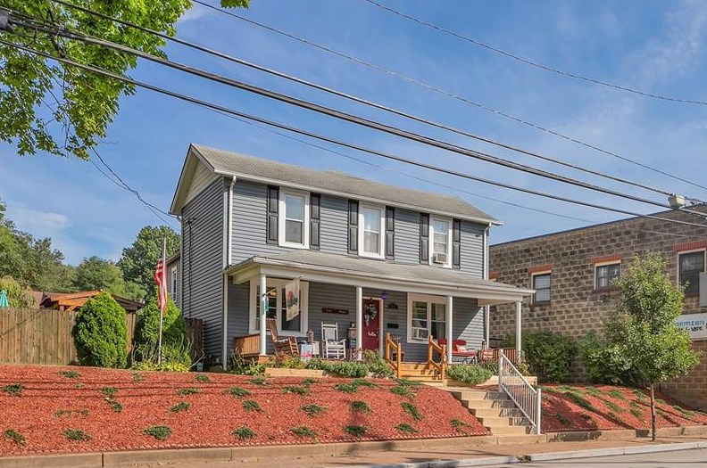 821 Pittsburgh St, Springdale, PA 15144-1620
