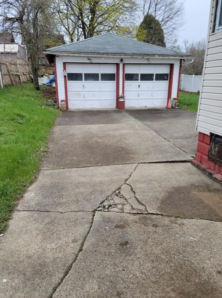 1415 Roemer Blvd, Hermitage, PA 16121