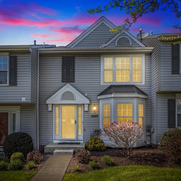 1068 Royal Dr, Canonsburg, PA 15317