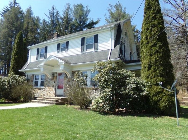 916 Rock Cut Rd, Central City, PA 15926