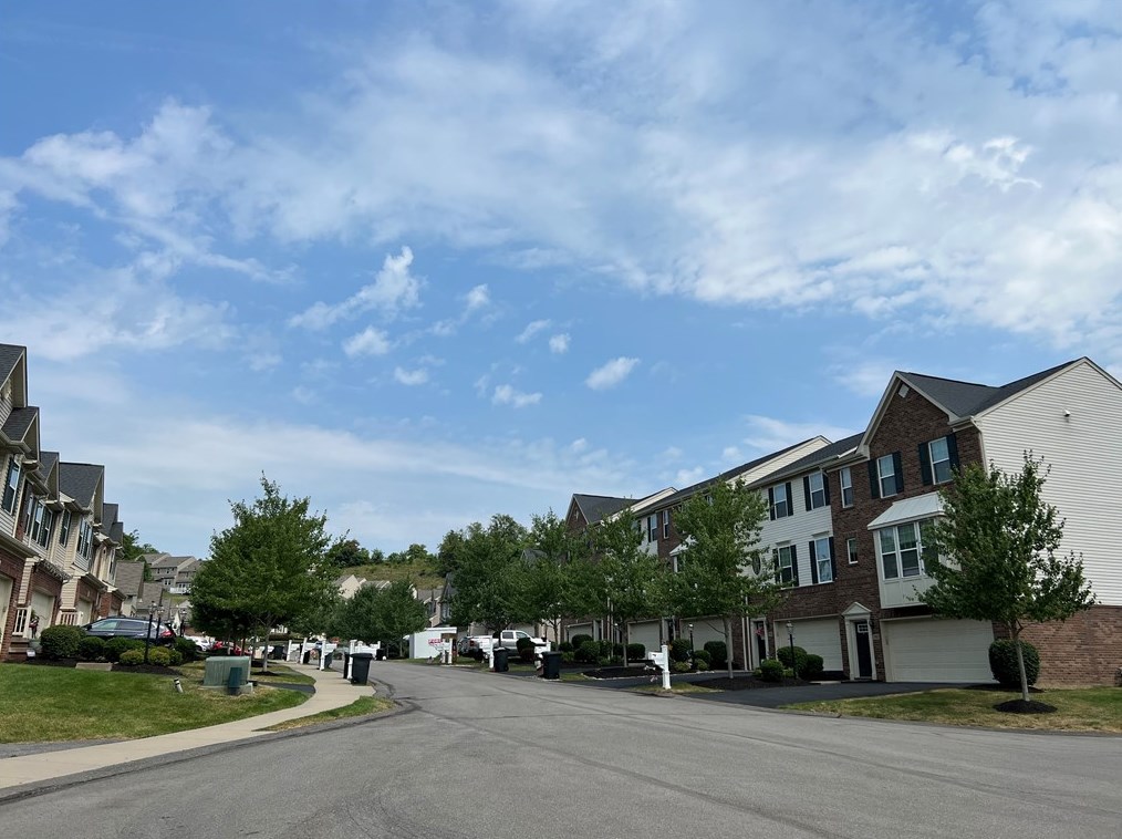 122 Maple Ridge Ct, Canonsburg, PA 15317