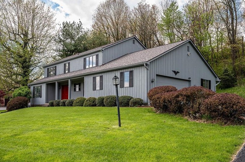 336 Elm Dr, Greensburg, PA 15601-5715