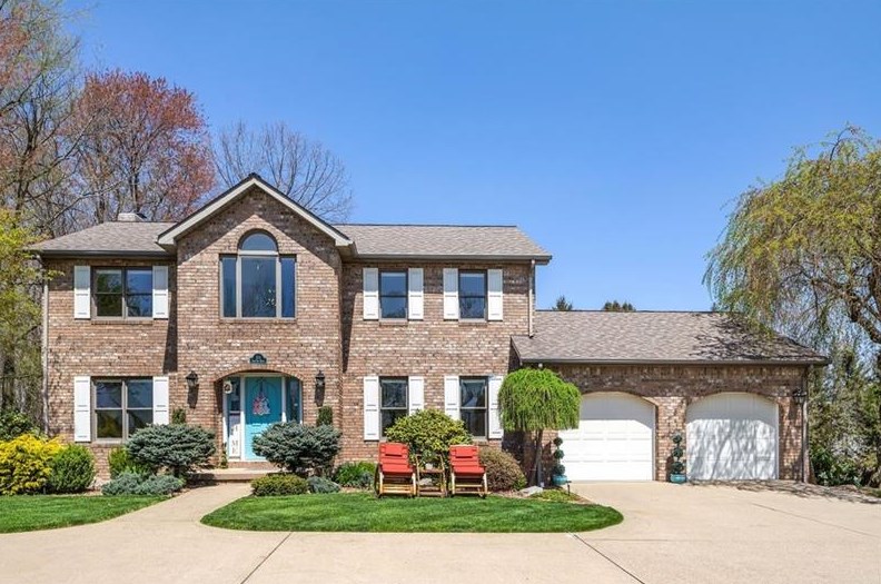 211 Deer Run Dr, Butler, PA 16001-2877