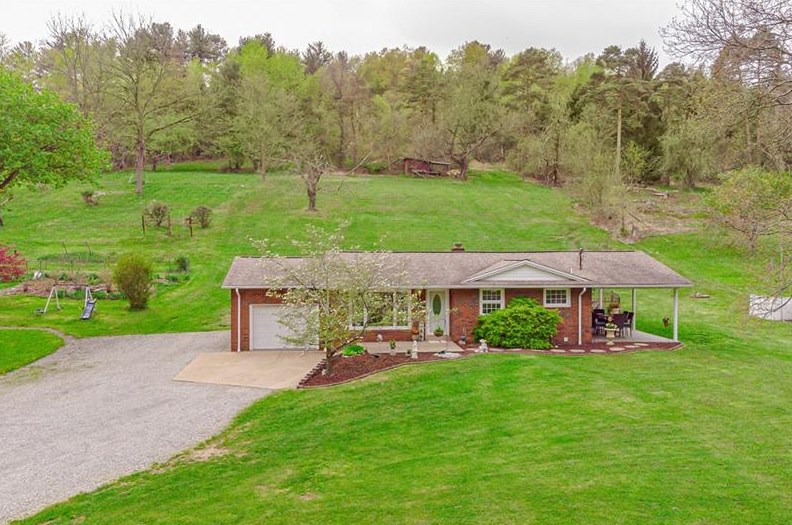 282 Millersdale Rd, Greensburg, PA 15601-6214