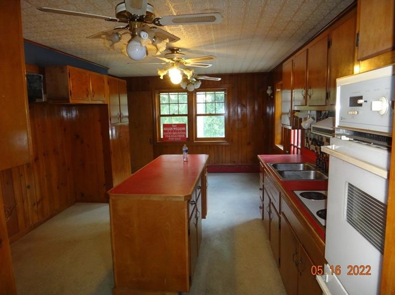 1627 Speyerer St, Rochester, PA 15074