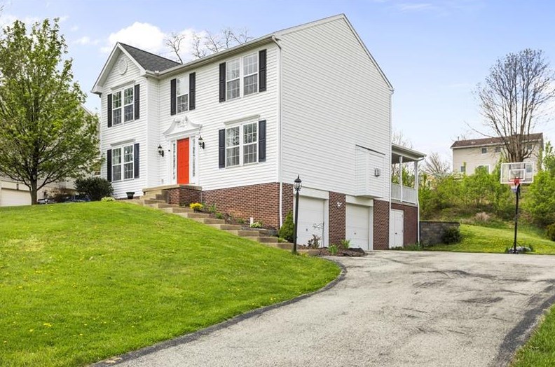916 Arberdeen Dr, Greensburg, PA 15601-3997