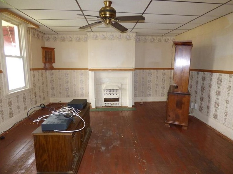 406 Hill St, Collier Township, PA 15106-3307
