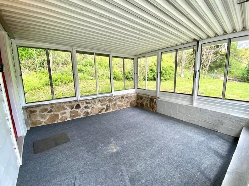 328 Wallace Run Rd Big, Beaver Falls, PA 15010