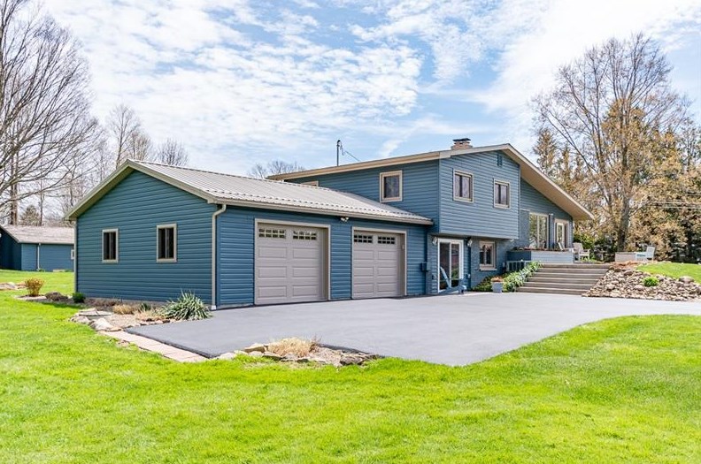 401 Ontario Trl, Mercer, PA 16137-9334