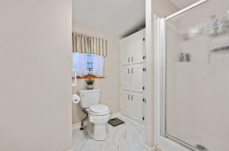 640 Lakeview Dr, Washington PA 15301-3014 exterior