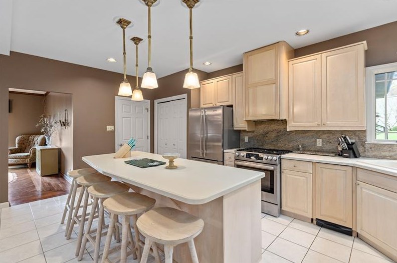 313 Red Oak Ct, Monroeville PA 15146-3107 exterior