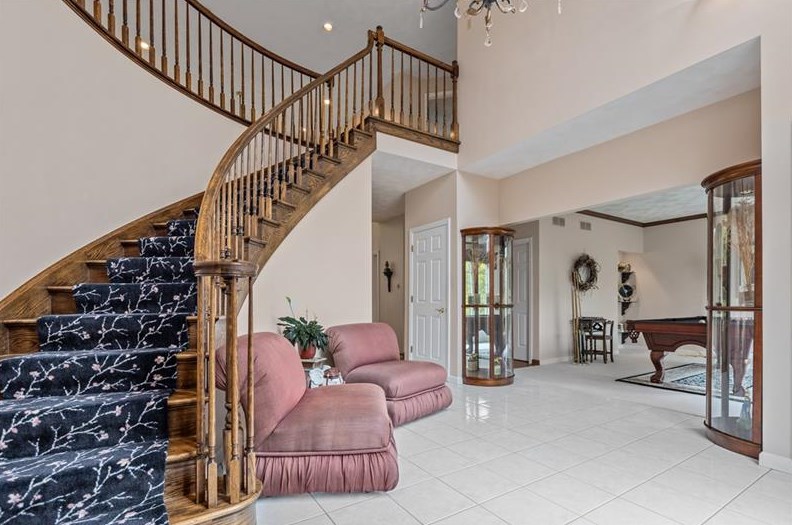 313 Red Oak Ct, Monroeville PA 15146-3107 exterior