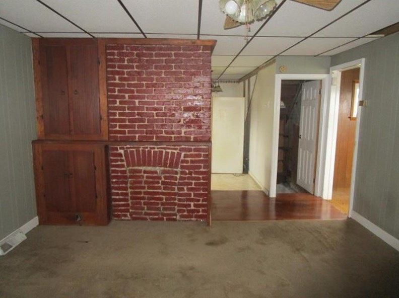 833 Oakland Ave, North Charleroi, PA 15022