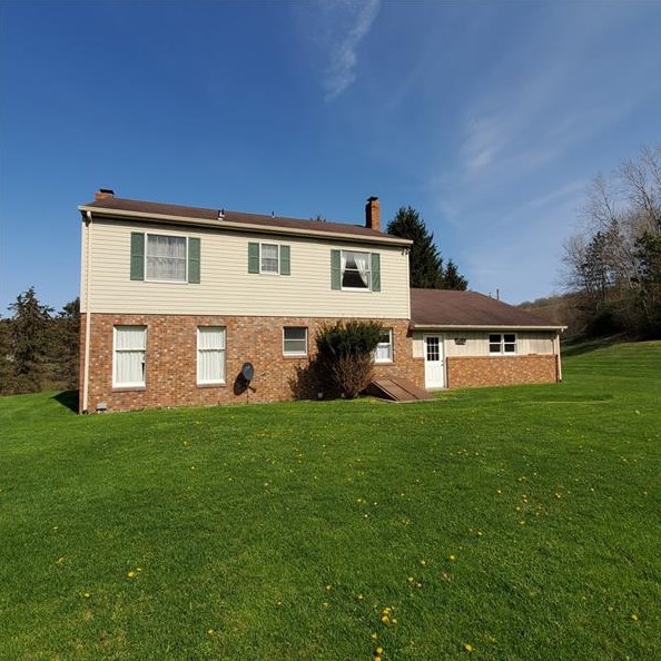 266 Catalpa Rd, Chicora, PA 16025-2804