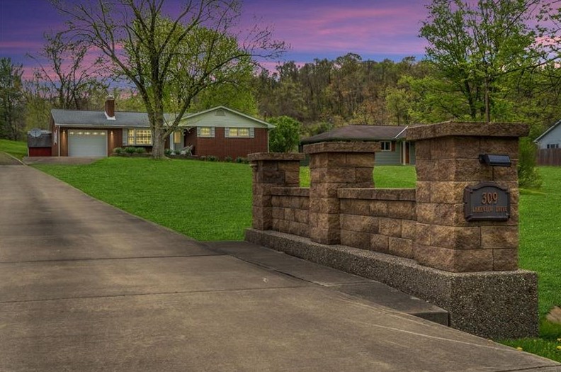 309 Lakeview Dr South, Washington, PA 15301