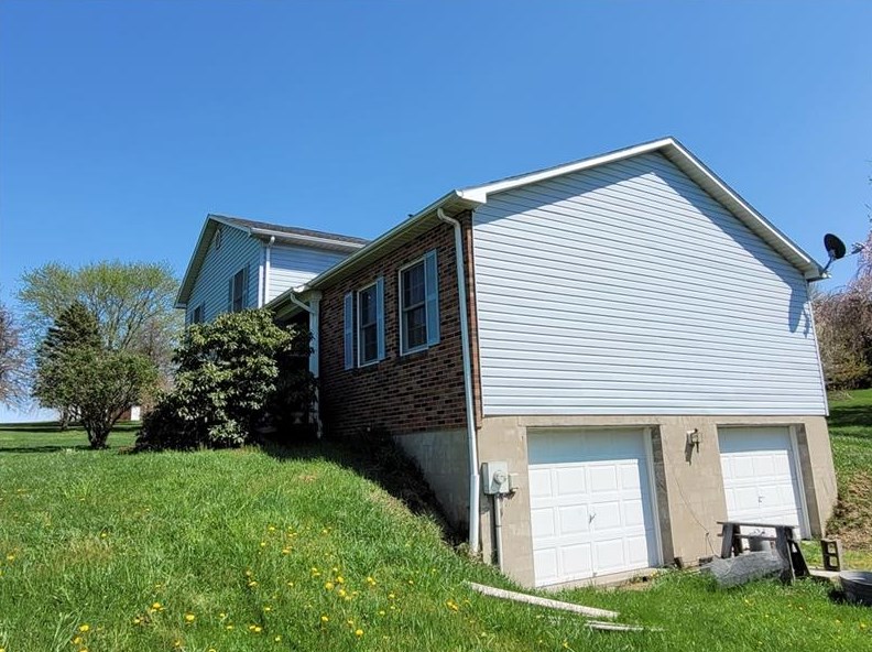 136 Wetzel Rd, Cabot, PA 16023-9509
