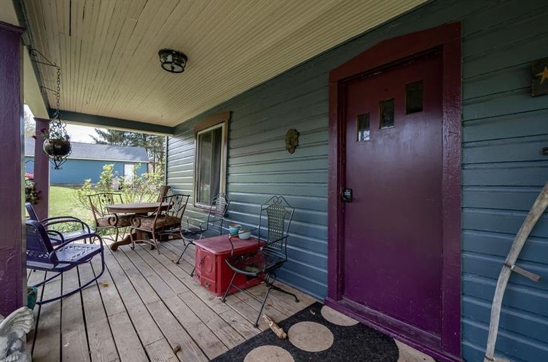 113 Sandy Rd, Kennerdell, PA 16374-5325