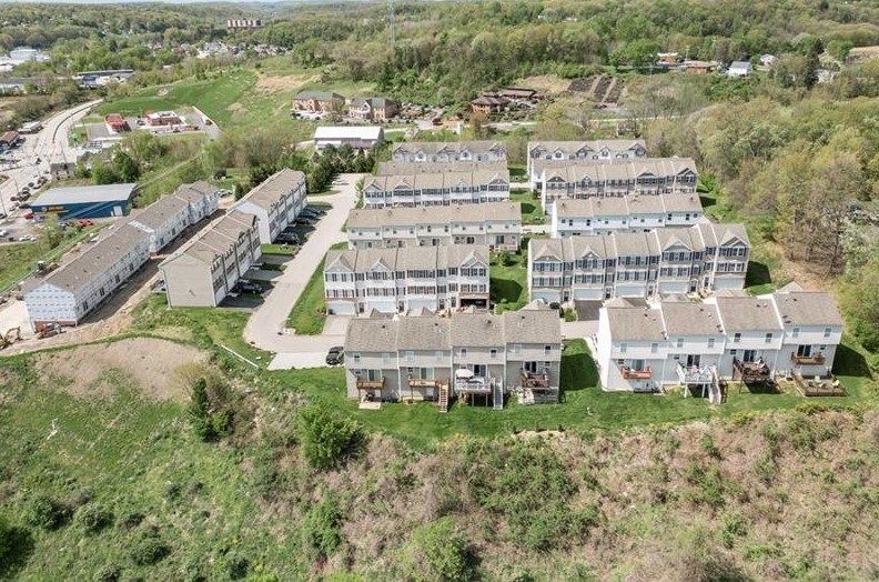 104 Alderwood Dr, Greensburg PA  15601-5479 exterior