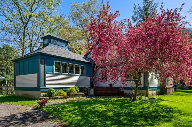 115 Pinetree Ln, Sarver, PA 16055-8705