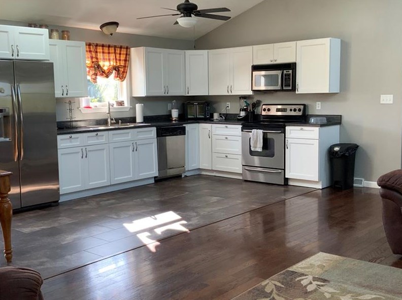 102 Memorial Rd, West Alexander, PA 15376-2313
