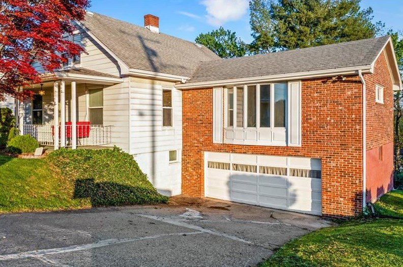 326 Summit Ave, Canonsburg, PA 15317