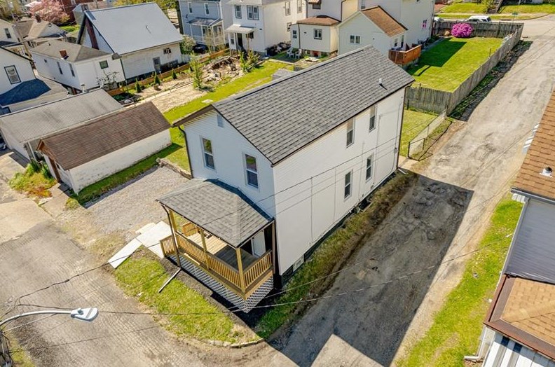 710 School Aly, Brackenridge, PA 15014-1032