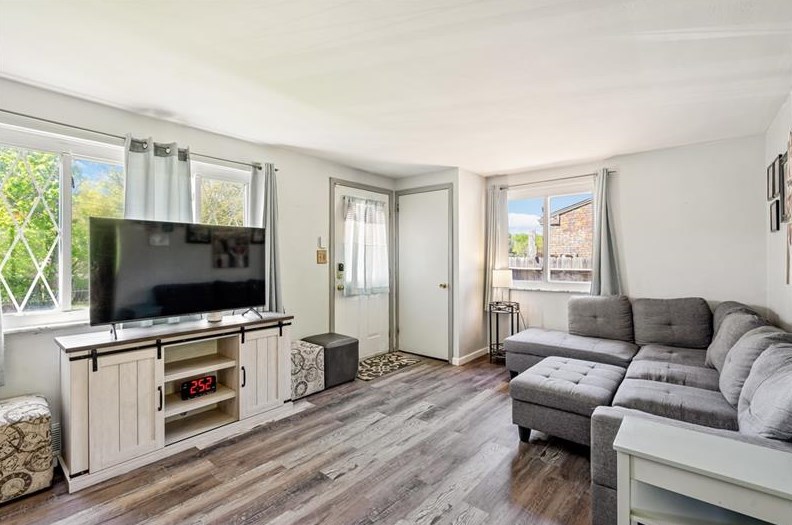 207 Noel Dr, Monroeville PA 15146-1522 exterior