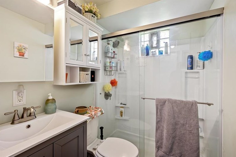 207 Noel Dr, Monroeville PA 15146-1522 exterior