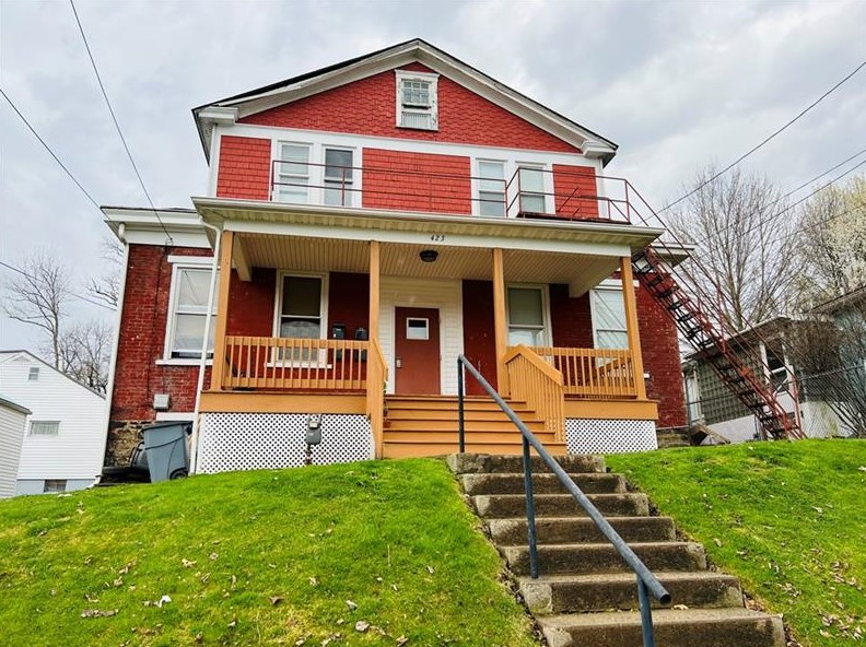 423 5th St, California, PA 15419
